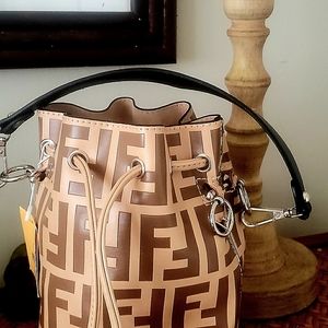 Drawstring handbag